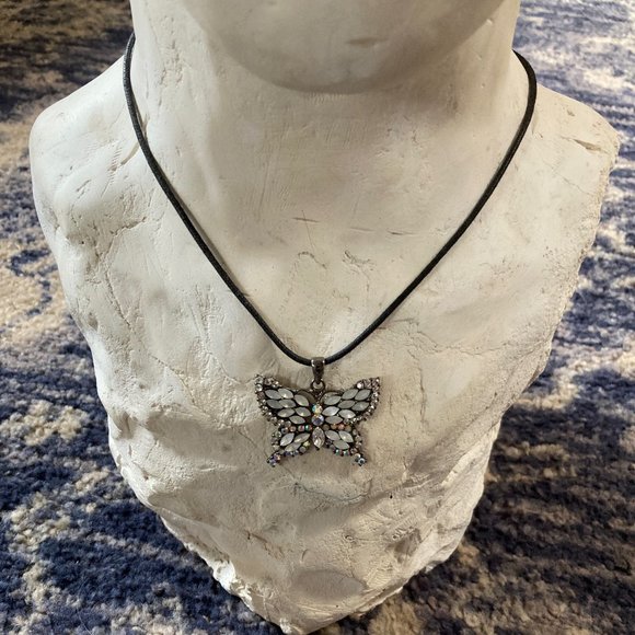 Butterfly Necklace Antique with crystals and stones on a black leather cord - Picture 7 of 12